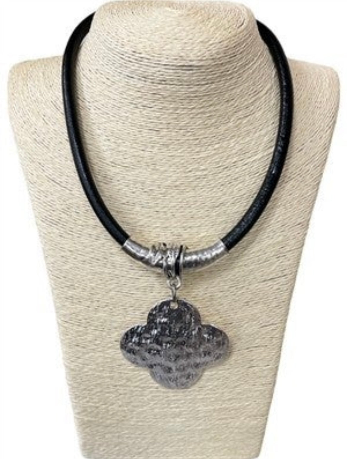 Clover Magnetic Necklace
