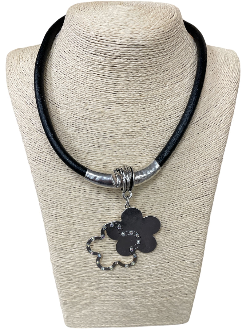 Clover Magnetic Necklace